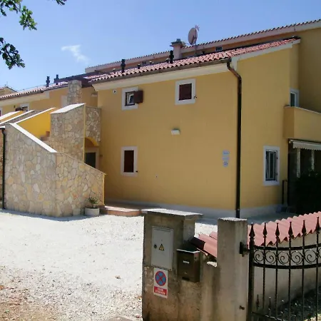 Golden Olive In Volme, Banjole! Apartment