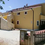 Golden Olive In Volme, Banjole! Apartamento